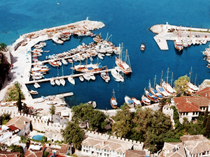 Antalya'da 'Türk Denizciliğine Bakış' paneli yapılacak