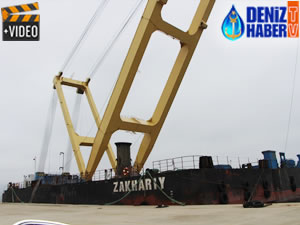 ZAKHARIY isimli yüzer vinç, Bandırma'ya getirildi