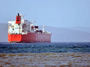 Şiddetli yağış Çanakkale Boğazı'nın rengini değiştirdi