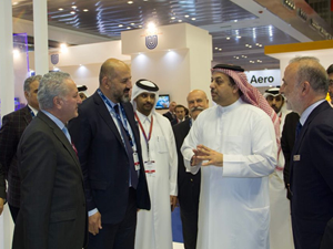 Katar Savunma Bakanı Al Attiyah, TAIS standını ziyaret etti