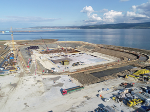 '1915 Çanakkale Köprüsü' inşaatında denize iniliyor