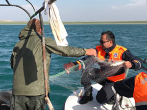 Van Gölü'nde kaçak avcılık yapanlara operasyon düzenlendi