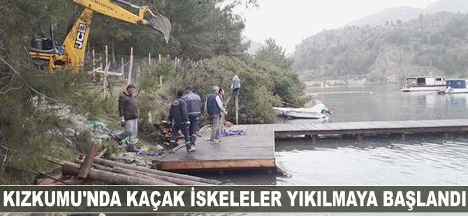 Kızkumu'nda kaçak iskeleler yıkılmaya başlandı
