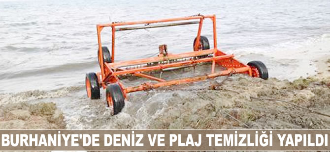 Burhaniye'de deniz ve plaj temizliği yapıldı