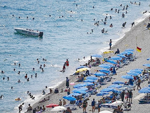 Türkiye'ye iki ayda gelen turist sayısı yüzde 35 arttı