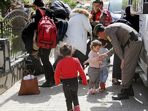 Yunan adalarına kaçmak isteyen 111 göçmen yakalandı