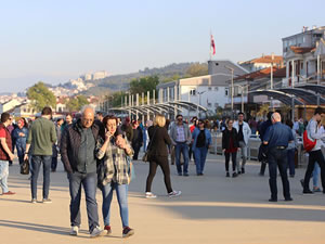 Bursalılar Mudanya'da sahillere akın etti