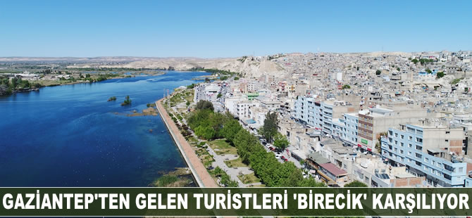 Gaziantep'ten gelen turistleri Birecik karşılıyor