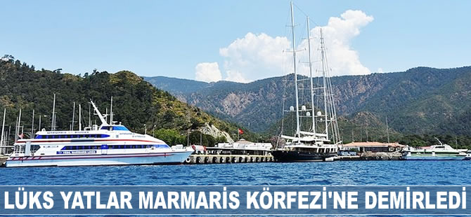 Lüks yatlar Marmaris Körfezi'ne demirledi