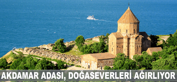 Akdamar Adası, doğaseverleri ağırlıyor