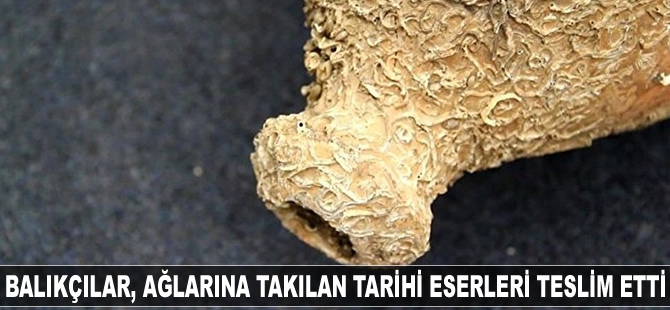 Balıkçılar, Abhazya'da ağlarına takılan tarihi eserleri teslim etti