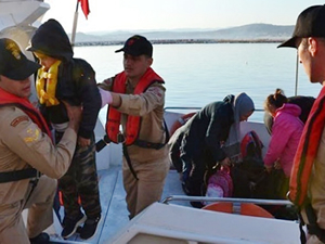 Yunanistan'a geçmek isteyen 49 göçmen yakalandı