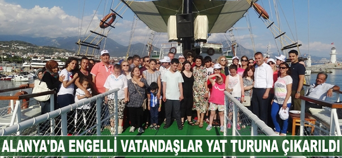 Alanya’da engelli vatandaşlar yat turuna çıkarıldı