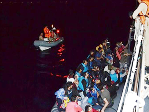 İzmir ve Aydın açıklarında 115 kaçak göçmen yakalandı