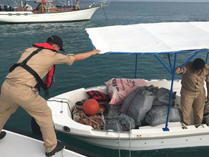 Didim'de tekneyle getirilen 131 kilo uyuşturucu ele geçirildi