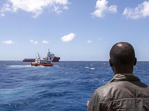 Tunus açıklarında göçmen teknesi battı: 48 ölü