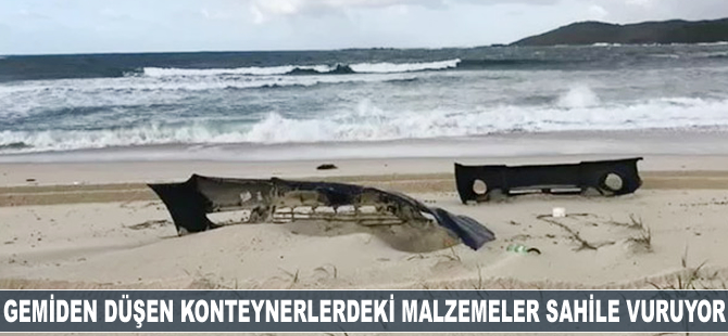 Gemiden düşen konteynerlerdeki malzeme sahillere vuruyor