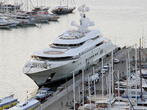 'Pelorus' isimli yata Fethiye'de yakıt ikmali yapıldı