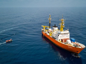 İtalya'nın kabul etmediği Acquarius gemisi İspanya'ya gidiyor