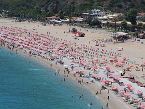 Bayram tatili bitti, sahiller yabancı turistlere kaldı