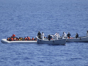 Libya açıklarında 82 kaçak göçmen kurtarıldı