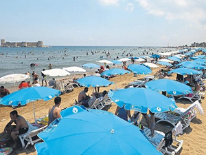 Mersin sahilleri turislerin gözdesi oldu