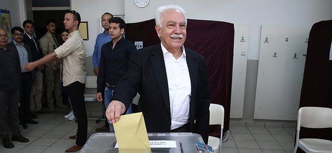 Doğu Perinçek, oyunu İstanbul'da kullandı