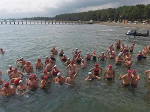 Terme'de Uluslararası Açık Su Yüzme Yarışları düzenlendi