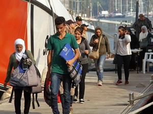 Kuşadası’nda 12’si çocuk 26 kaçak göçmen yakalandı