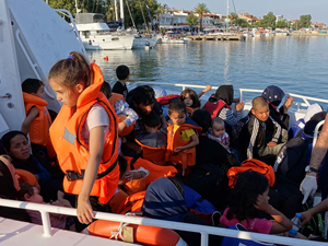 Çanakkale'de 64 kaçak göçmen yakalandı