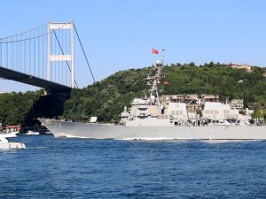 ABD savaş gemisi  İstanbul Boğazı'ndan geçti