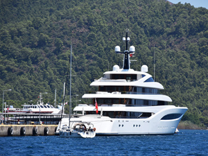 Mega yat "Faith" Marmaris Limanı'na demirledi