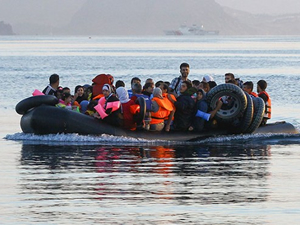 Çeşme'de 58 kaçak göçmen yakalandı