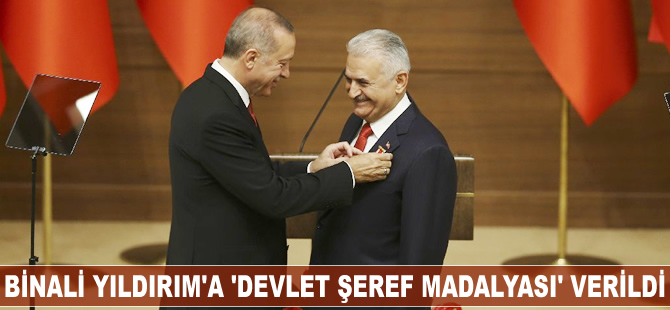 Binali Yıldırım'a 'Devlet Şeref Madalyası' verildi