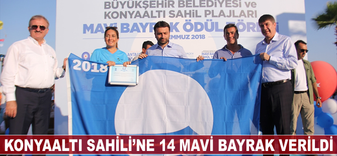 Konyaaltı Sahili'ne 14 Mavi Bayrak verildi