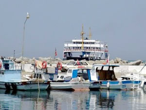 Enez'deki trol tekneleri Kabatepe Limanı'na yönlendirildi