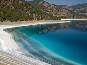 'Türkiye'nin Maldivleri' Salda Gölü turistlerin yeni gözdesi