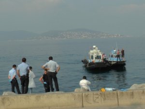 Kartal Sahili'nde erkek cesedi bulundu