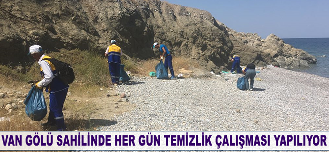 Van Gölü sahili her gün temizleniyor
