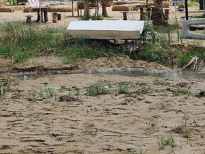 Manavgat'ta denize dökülen atık sular tatilcileri rahatsız ediyor