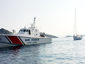 Teknede mahsur kalanları Sahil Güvenlik kurtardı