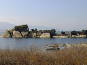 Bafa Gölü Tabiat Parkı ziyaretçilerini büyülüyor