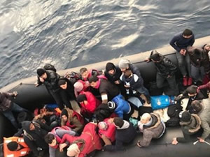 İzmir’de 50 kaçak göçmen yakalandı