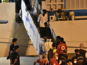 137 göçmenin İtalya'ya girişine izin verildi