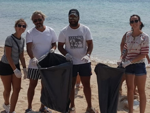 Bozcaada'da bayram tatili sonrası temizlik seferberliği