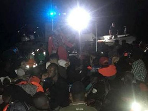 Çeşme ve Dikili'de 129 kaçak göçmen yakalandı