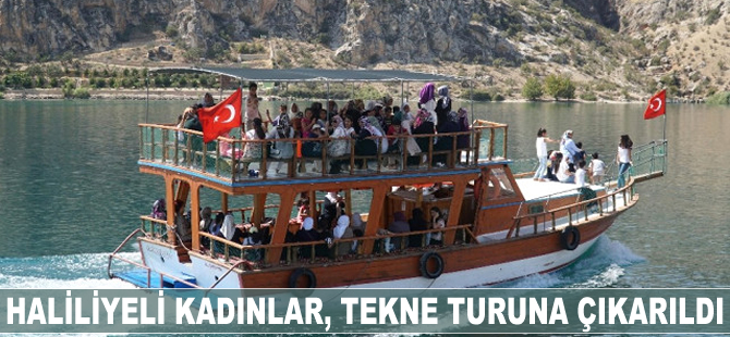Haliliyeli kadınlar, tekne turuna çıkarıldı