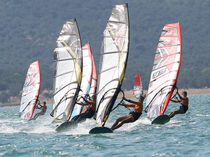 Rüzgâr Sörfü Türkiye Şampiyonası Çeşme'de başlıyor