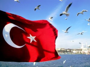 Denizlerde Türk bayrağı şahlanıyor