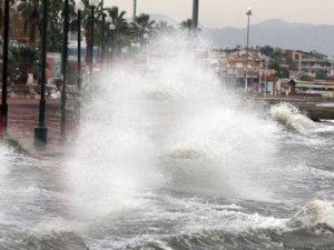 Tropik fırtına yön değiştirdi